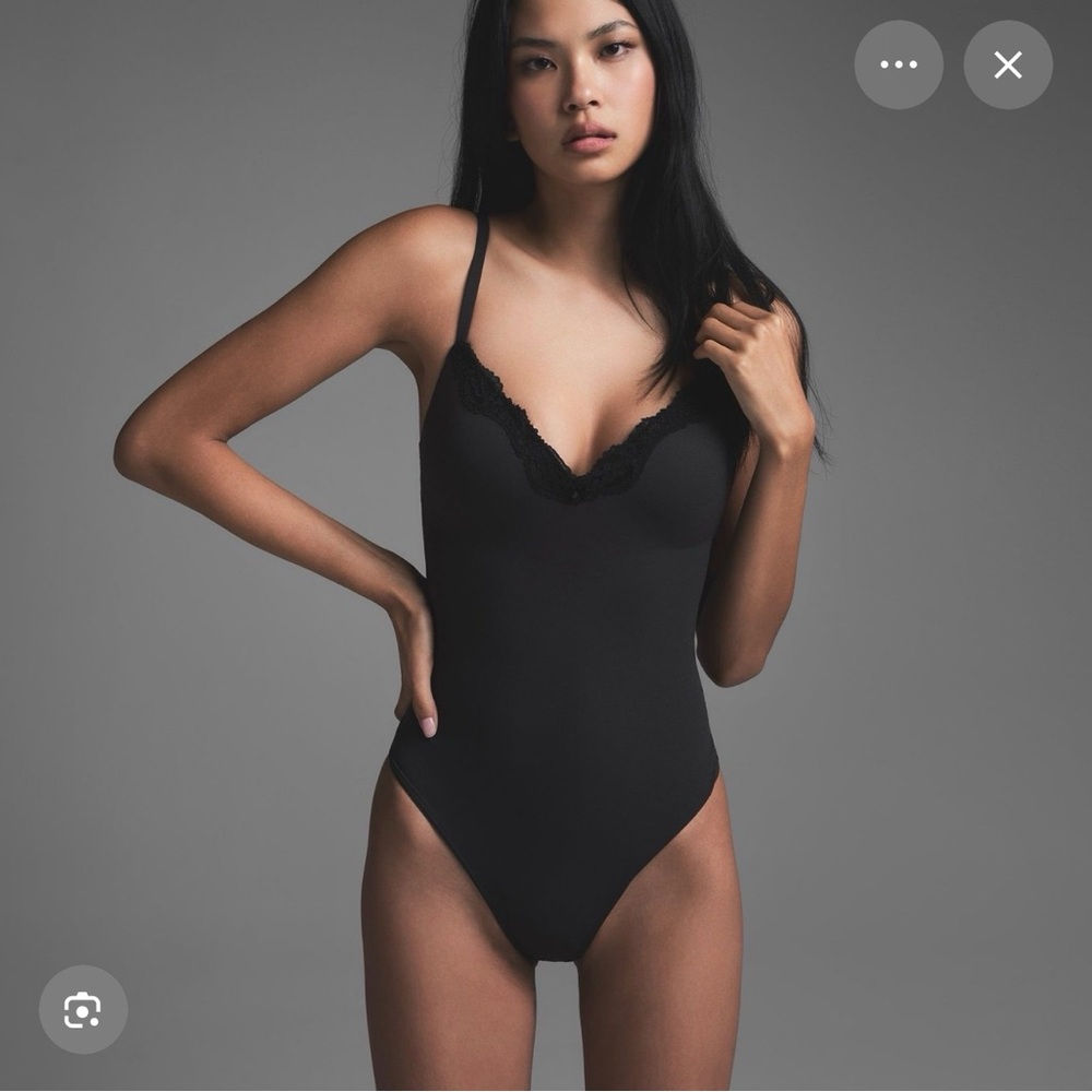 SKIMS FITS EVERYBODY LACE PUSH-UP BODYSUIT - ONYX